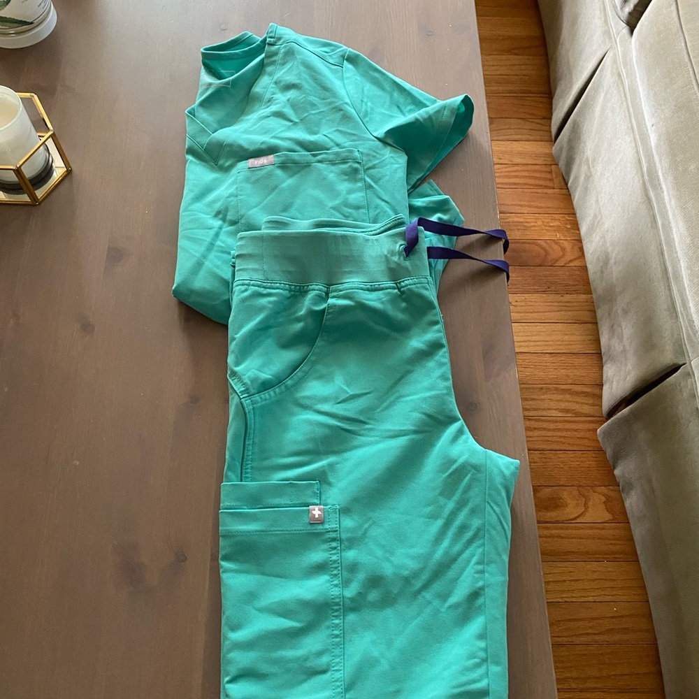 Figs surgical green xxs made and Catarina